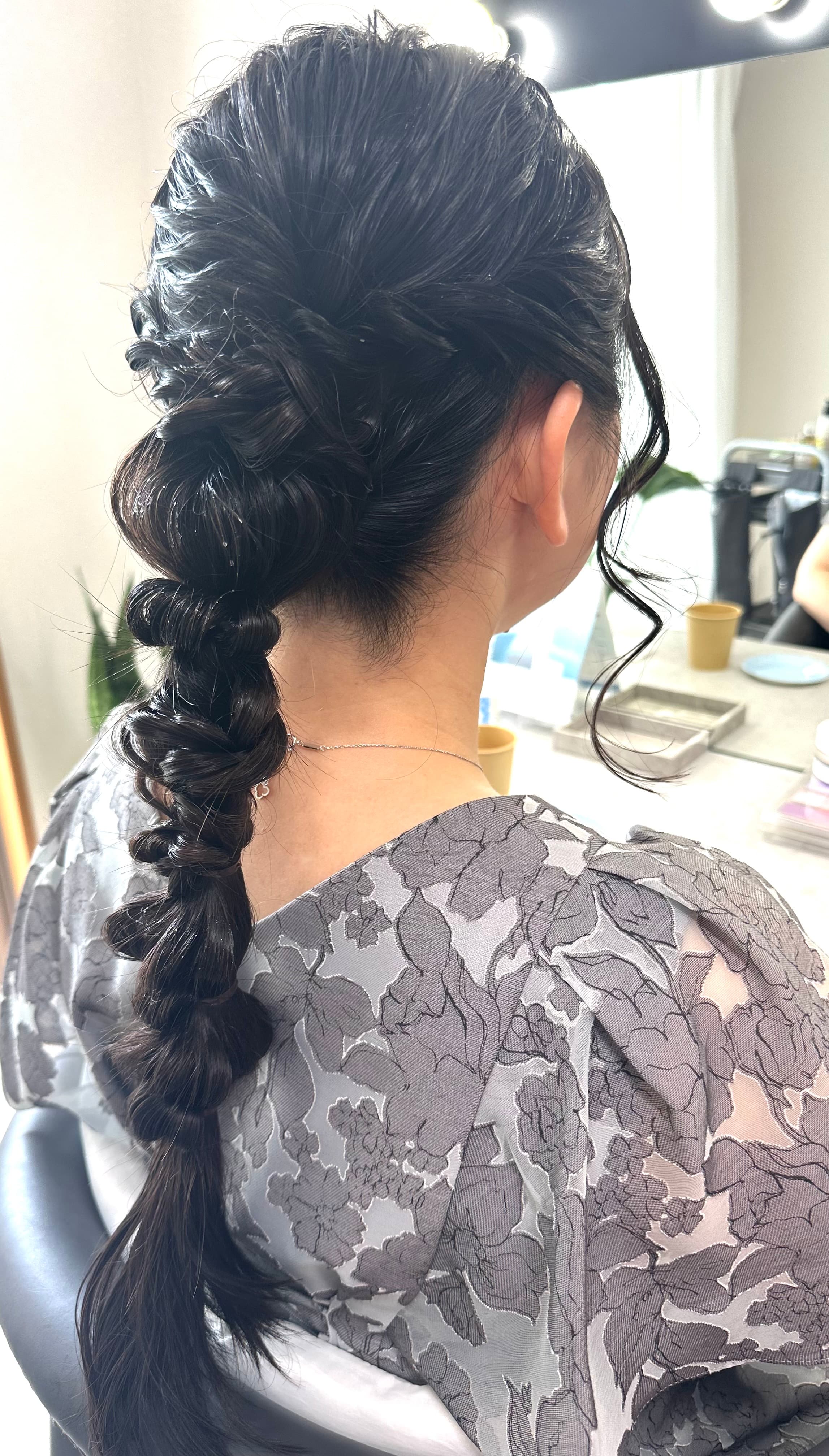 シーンに合わせて仕上げる、パーソナルヘアメイク