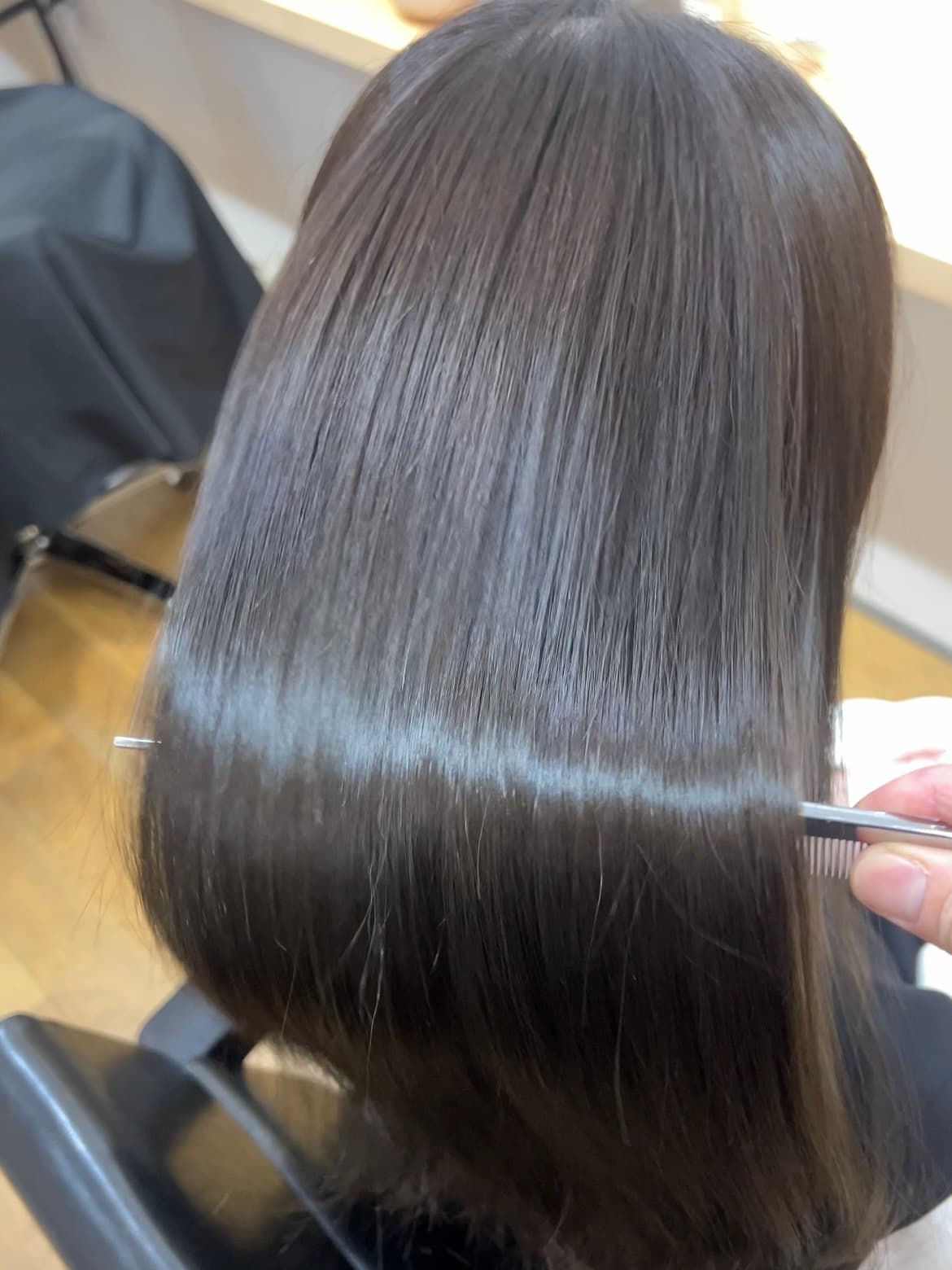 〖特徴④ 透明感と艶を叶えるダメージレスカラー〗