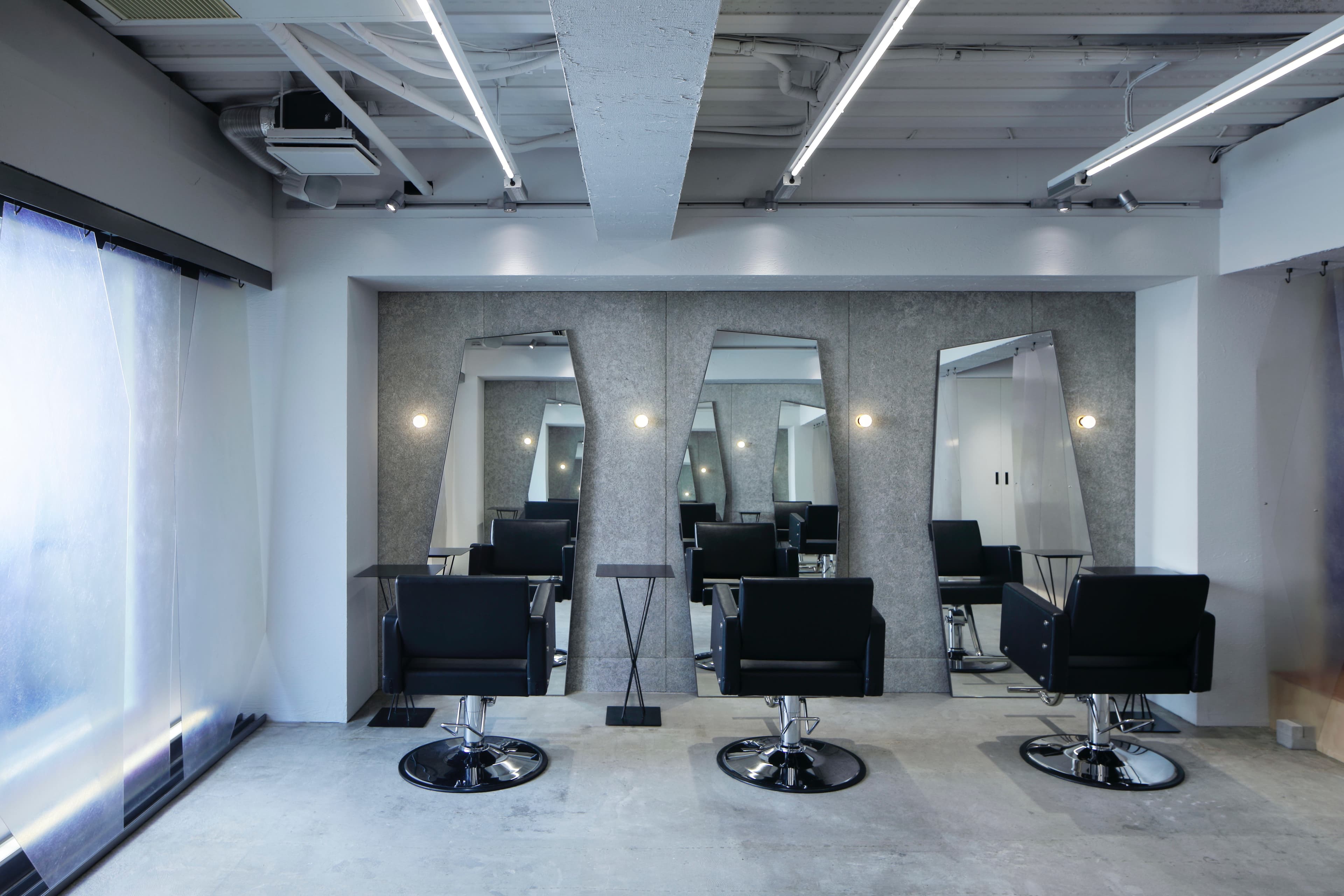 STUD HAIR SALON SHINSAIBASHI - 1
